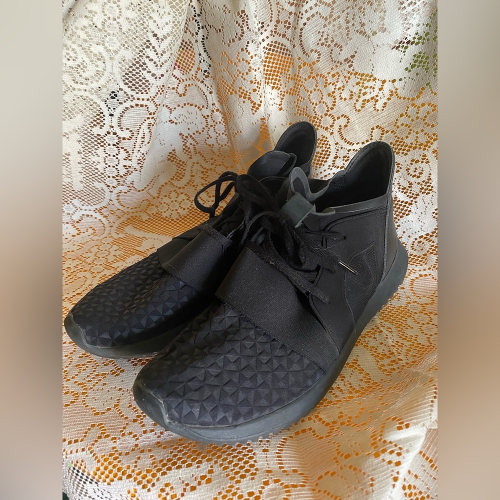 Adidas Tubular Sneakers Size 10